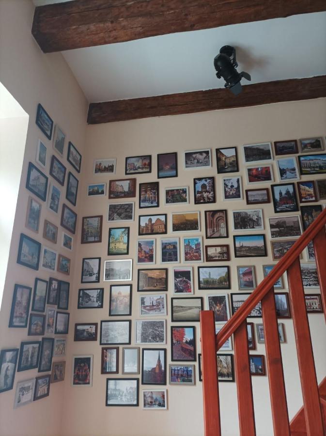 Chorni Vivtsy Apartman Csernyivci Kültér fotó
