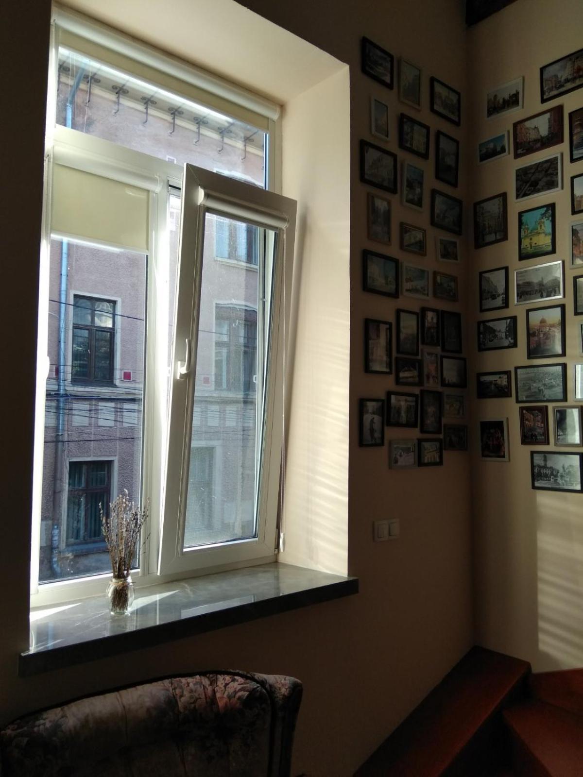 Chorni Vivtsy Apartman Csernyivci Kültér fotó